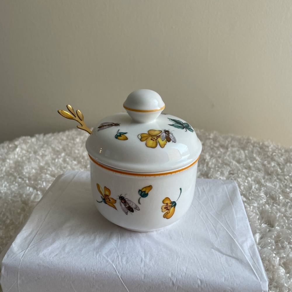 Villeroy & Boch Malaga 1748 Yellow Flowers & Bees Jam Lidded Jar - Picture 4 of 10
